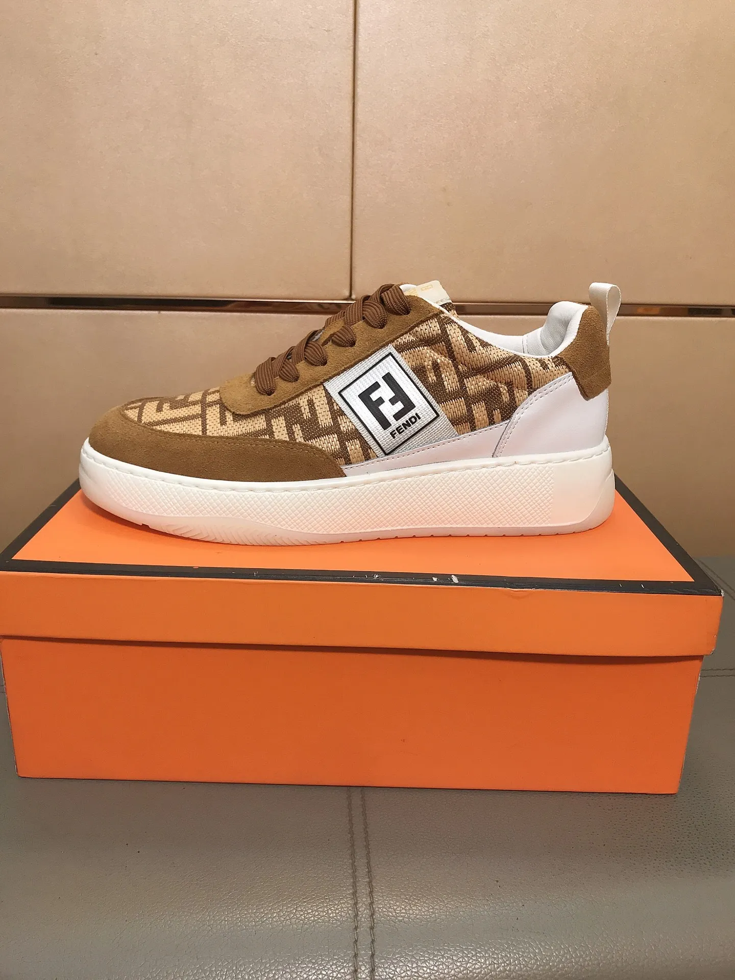 Ex-factory price 420 🔆🔆👉Fendi [Fendi] Men's new low-cut casual shoes are on the market🔥The shoe body is made of brand-specific printed fabric nubuck leather, with sheepskin lining for feet, breathable and does not cover the feet! Fashionable casual shoes 🙈Outsole is ultra-light, non-slip and wear-resistant👣 Standard size 38-44